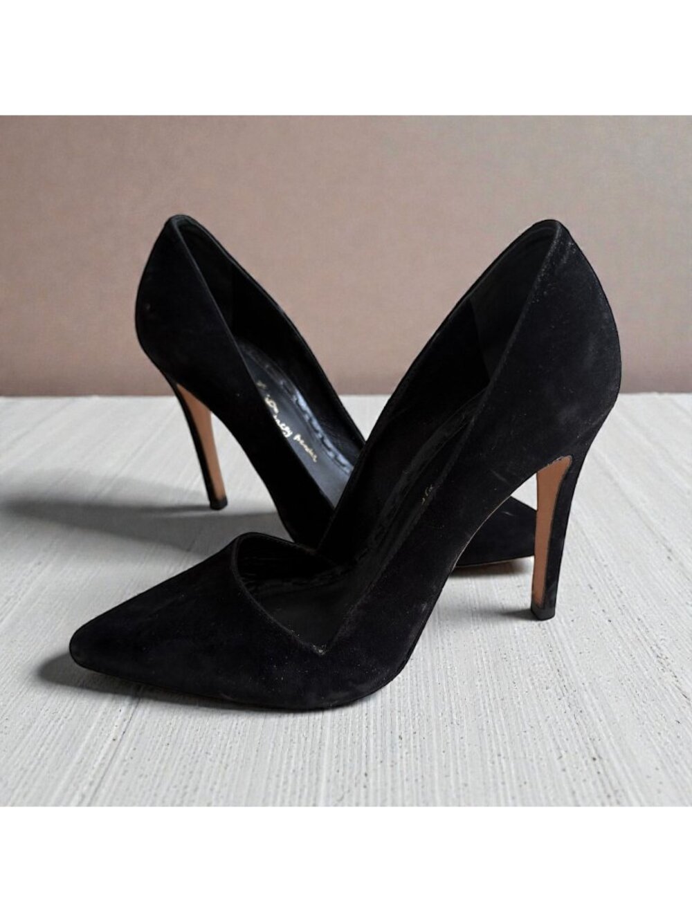 ALICE & OLIVIA Black Suede Heels Size 36 / US 6
